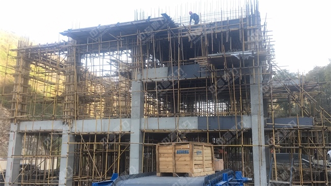秀山堯柏水泥基建現(xiàn)場